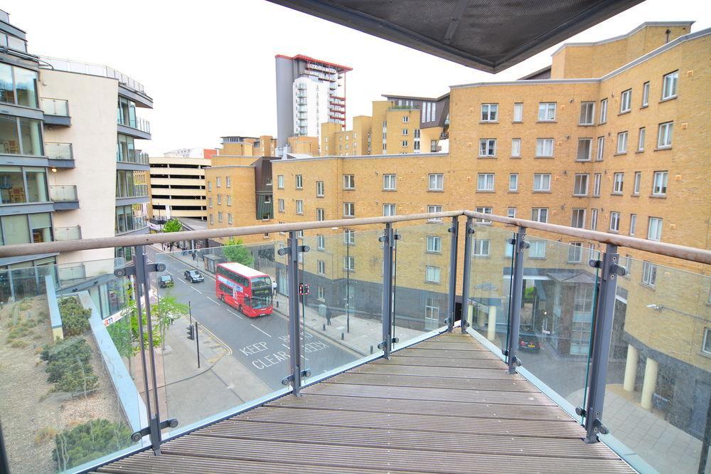 Apartment Wharf - Canary South Londen Buitenkant foto