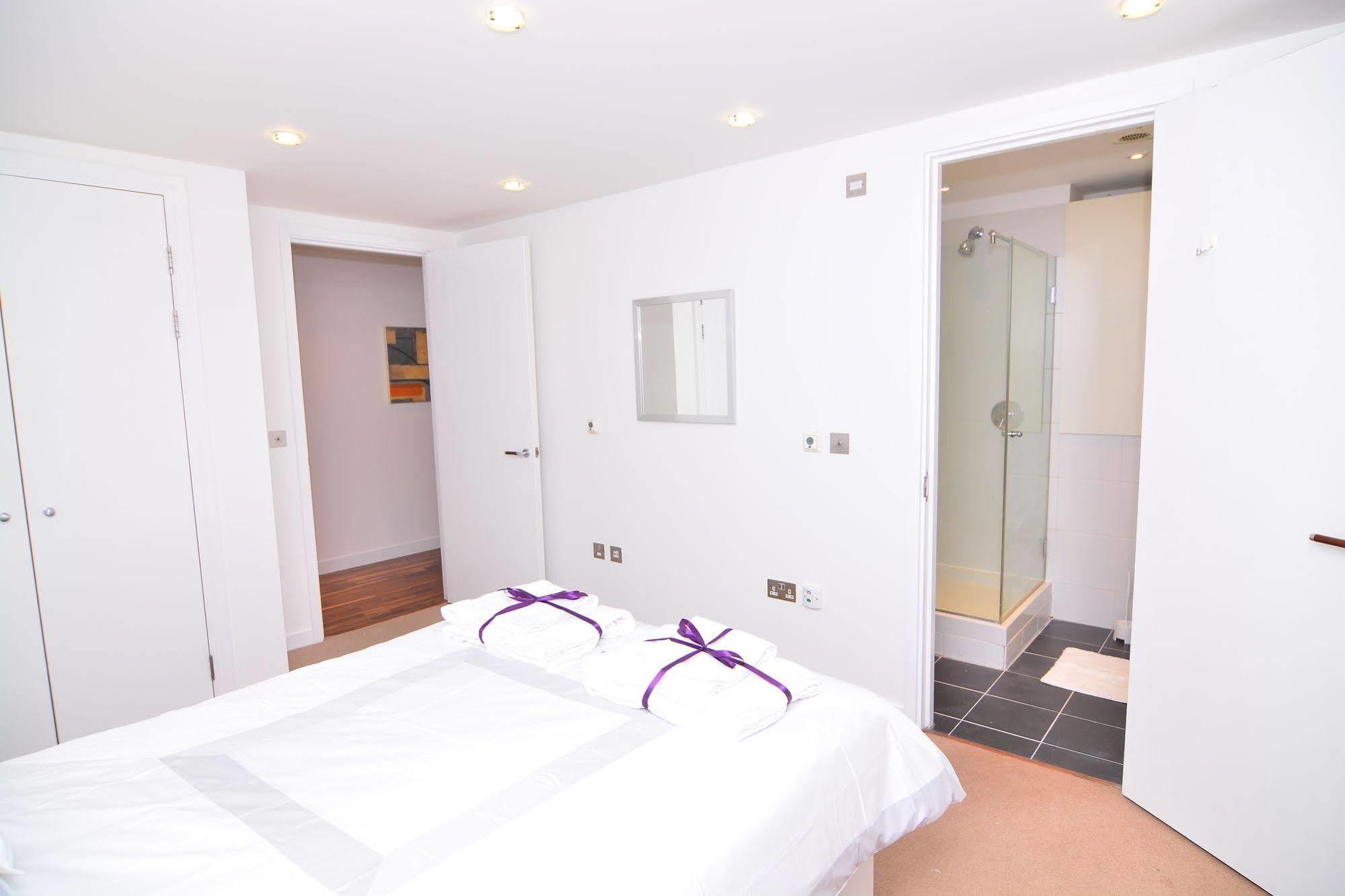 Apartment Wharf - Canary South Londen Buitenkant foto