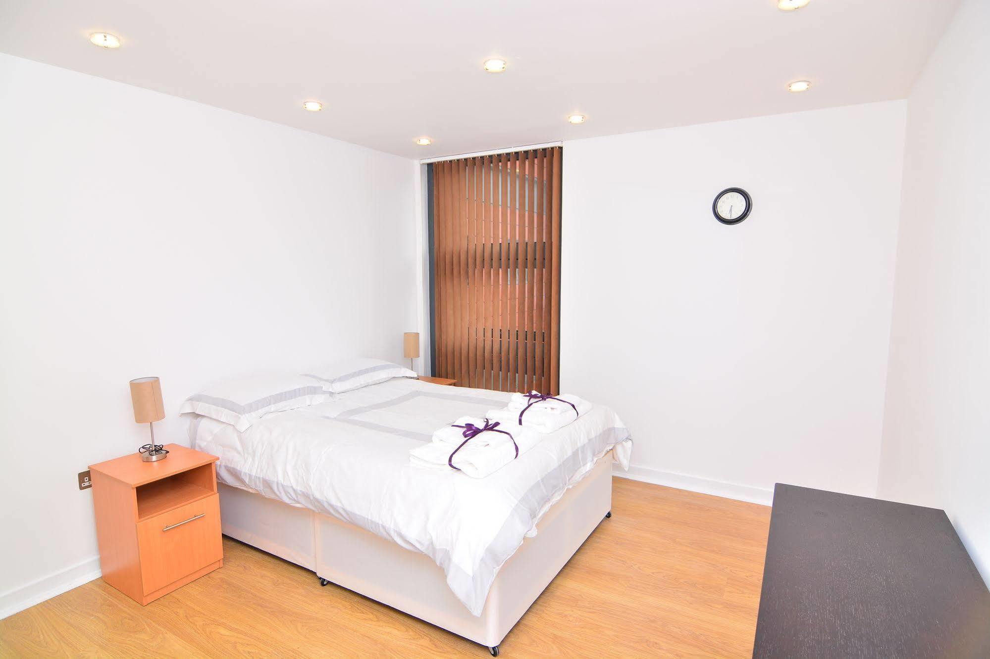 Apartment Wharf - Canary South Londen Buitenkant foto